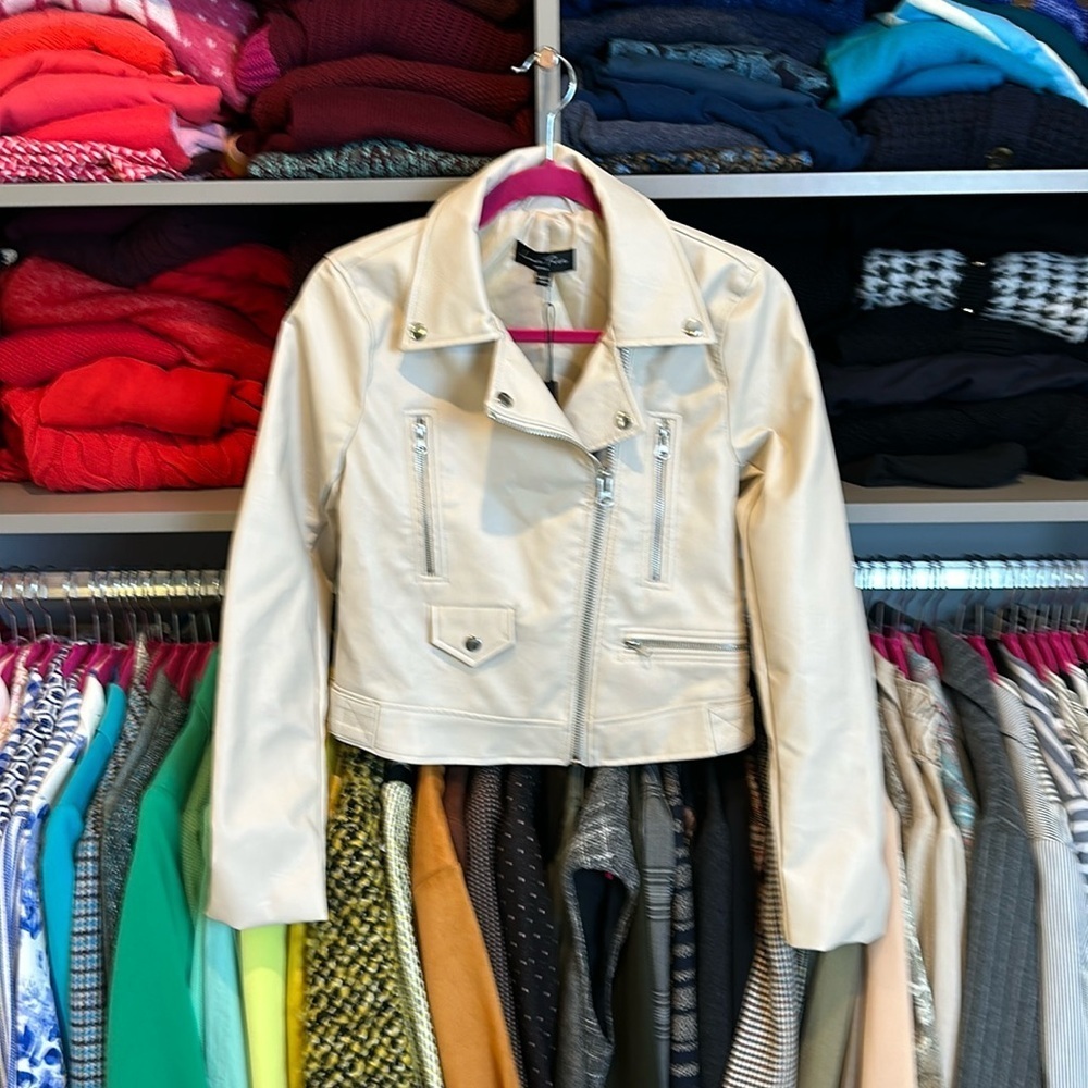 Love Tree cream colored faux leather moto jacket size S NWT